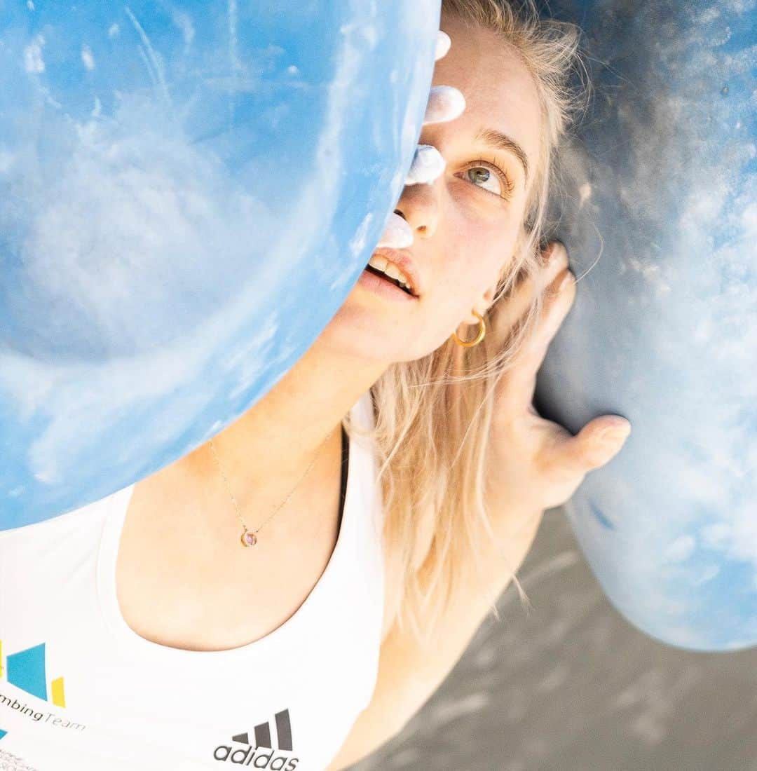 ヤンヤ・ガンブレットのインスタグラム：「My comeback to the competition circuit will have to wait a bit, as I’ve decided to skip the bouldering comps in both Asia and the US to give my toe some more time to recover. I’m not that good in holding myself back in comp mode so I figured being patient a bit longer might be a smart move 🤔  @redbull @redbullsi #givesyouwings @adidasterrex @adidas @allianz @fiveten_official #brandofthebrave @avtohisaklemencic @camp1889outdoor #campcassin @postanivojak @rhinoskinsolutions  📸: @ifsclimbing」