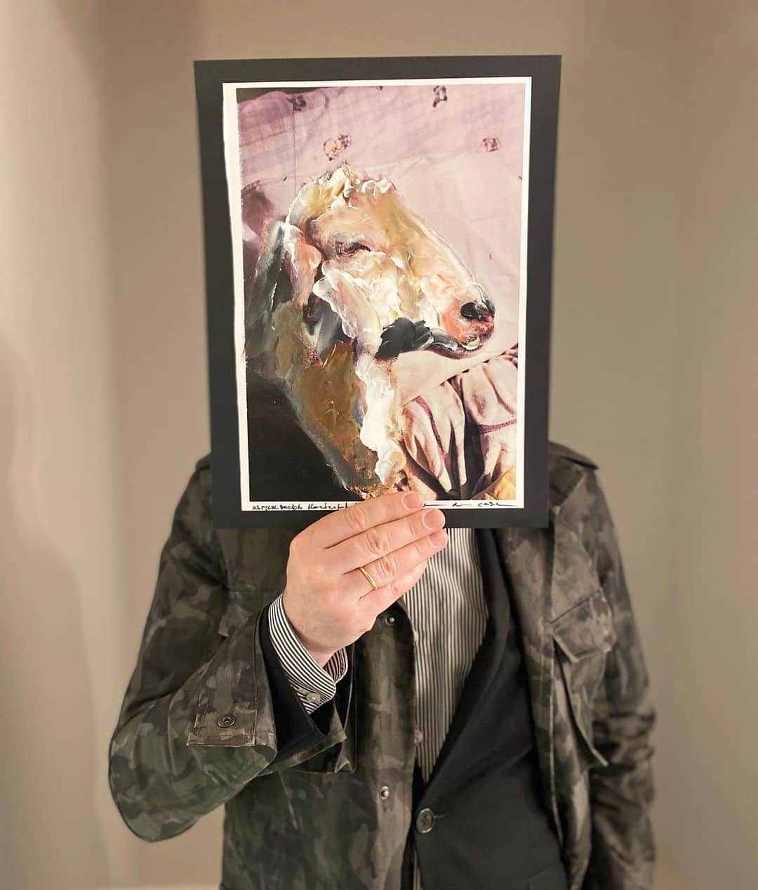 ガルシアマドリッドのインスタグラム：「Hoy nos vemos en @ikb191 (la tienda más bonita del mundo) con @rafadoctor y @estela_de_castro para ver la obra que han creado para “Monters for animal” en apoyo de @fundacionelhogar   🐇🐔🦊🐐🦆🐮  @garciamadrid」