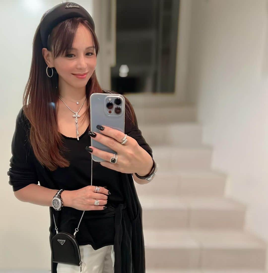 麻美さんのインスタグラム写真 - (麻美Instagram)「この日も🛍 BLACK &SILVERコーデ ． ご縁があった日🤭💓 ． #chanel  #shopping  #love #husband #specialthanks  #anniversary」4月14日 2時57分 - mami0s