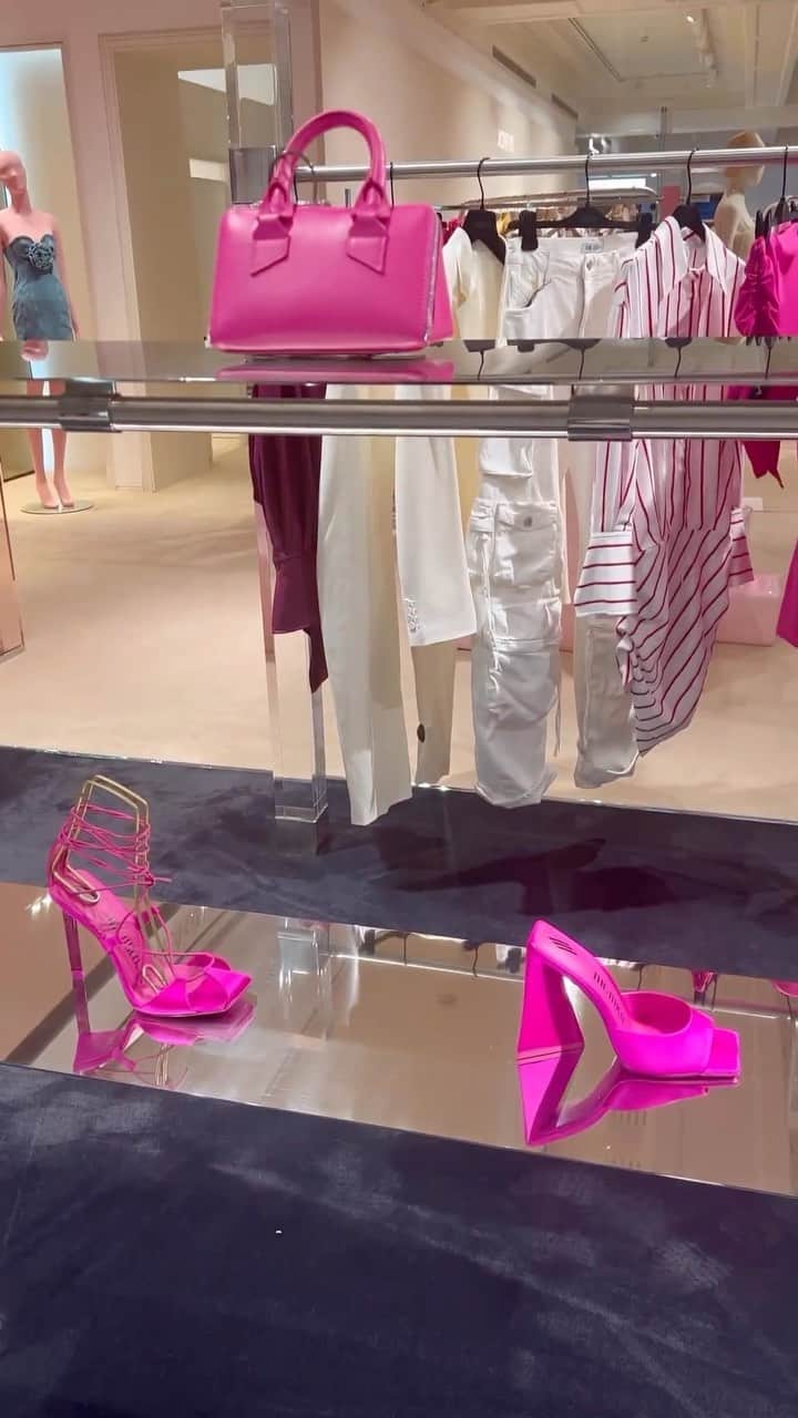 Harrodsのインスタグラム：「Thigh-skimming dresses, mini-skirt suits, oversized shirting and a smatter of sequins – #TheAttico’s new collection is the ultimate party-girl uniform 🔥  Visit the pop-up in International Designer on the First Floor, or shop online at harrods.com.  #Harrods #HarrodsFashion」