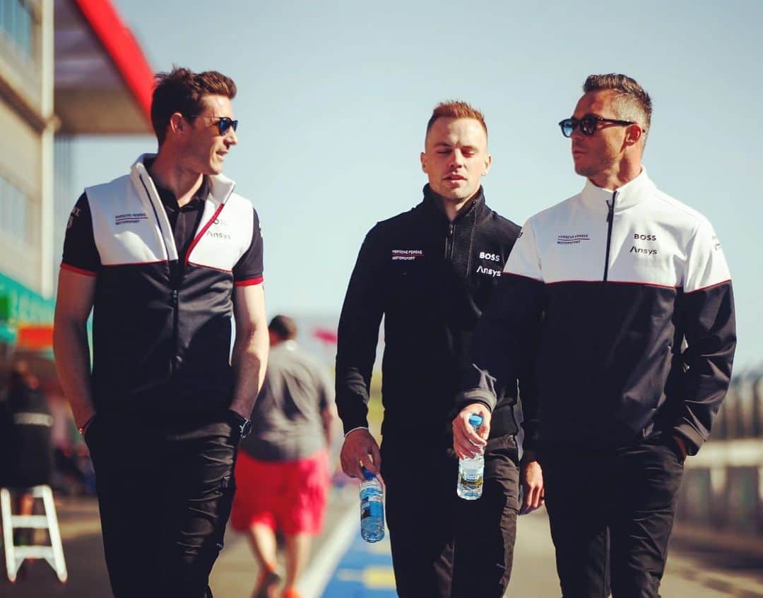アンドレ・ロッテラーのインスタグラム：「Today we walking! Tomorrow we driving! Ready for @fiawec_official round 2 in Portimao 🇵🇹 with my mates @kevinestre @laurensvanthoor @porschepenskemotorsport」