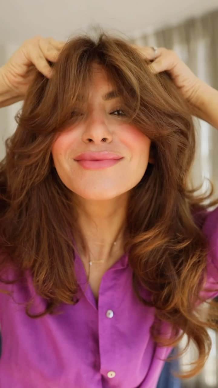 Sarah Angiusのインスタグラム：「A little bounce never hurt nobody🫶🏽 #dysonairwrap #sarahangius #bouncyhair」