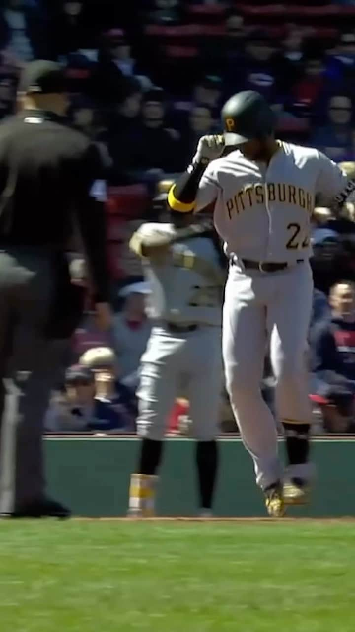 ピッツバーグ・パイレーツのインスタグラム：「On April 13, 2017, Andrew McCutchen hit the 176th bomb of his career, tying him with Barry Bonds for the fourth-most in Pirates history.」