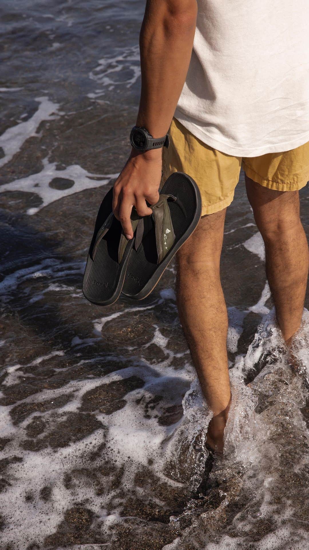 サヌークのインスタグラム：「Head off roadin’ with the new Cosmic Islander H2O.  This collection features contoured footbeds, grippy rubber outsoles and provide the sportiest option in the quiver for active consumers who want a darn comfy ride.   #SmilePassItOn #SmileOn #Sanuk #WaterFriendly」