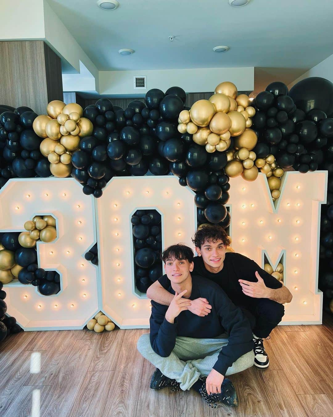 Lucas Dobreさんのインスタグラム写真 - (Lucas DobreInstagram)「Thank you so much for 30,000,000 Subscribers! ❤️」4月14日 4時51分 - lucas_dobre