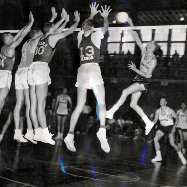 USA Volleyballさんのインスタグラム写真 - (USA VolleyballInstagram)「USA Volleyball was saddened to learn of the deaths of two of its men’s Olympians: Barry Brown, a member of the 1964 U.S. Olympic Men’s Volleyball Team (middle right in the team photo and hitting against a 4-man block) and Pedro “Pete” Velasco (second from the left in team photo and serving), a member of the ’64 and ’68 Olympic teams.  Learn about them at 🔗 in our bio」4月14日 5時20分 - usavolleyball