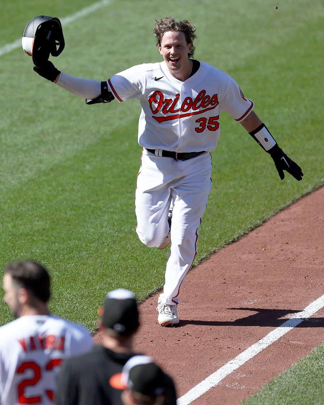 MLBさんのインスタグラム写真 - (MLBInstagram)「Adley calls game in Baltimore! #Walkoff」4月14日 5時22分 - mlb