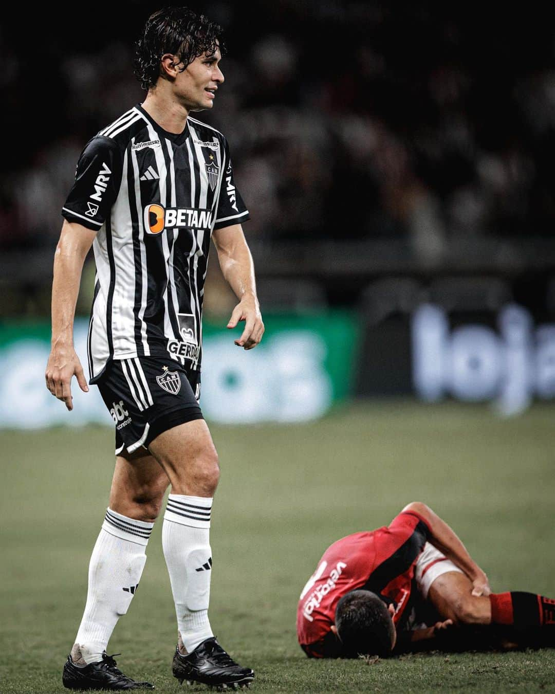 ドドさんのインスタグラム写真 - (ドドInstagram)「⚽️🐔 #CopaDoBrasil #GALO #CAM 📸 @pedrovalefoto @yurilaurindofoto」4月14日 5時46分 - dodopires