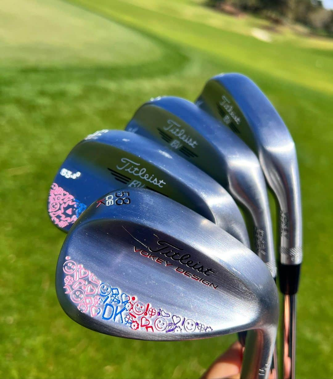 ダニエル・カングさんのインスタグラム写真 - (ダニエル・カングInstagram)「what would you stamp on your wedges?  —— thank you for my freshies @vokeywedgerep 🫶 @titleist @vokeywedges」4月14日 5時47分 - daniellekang