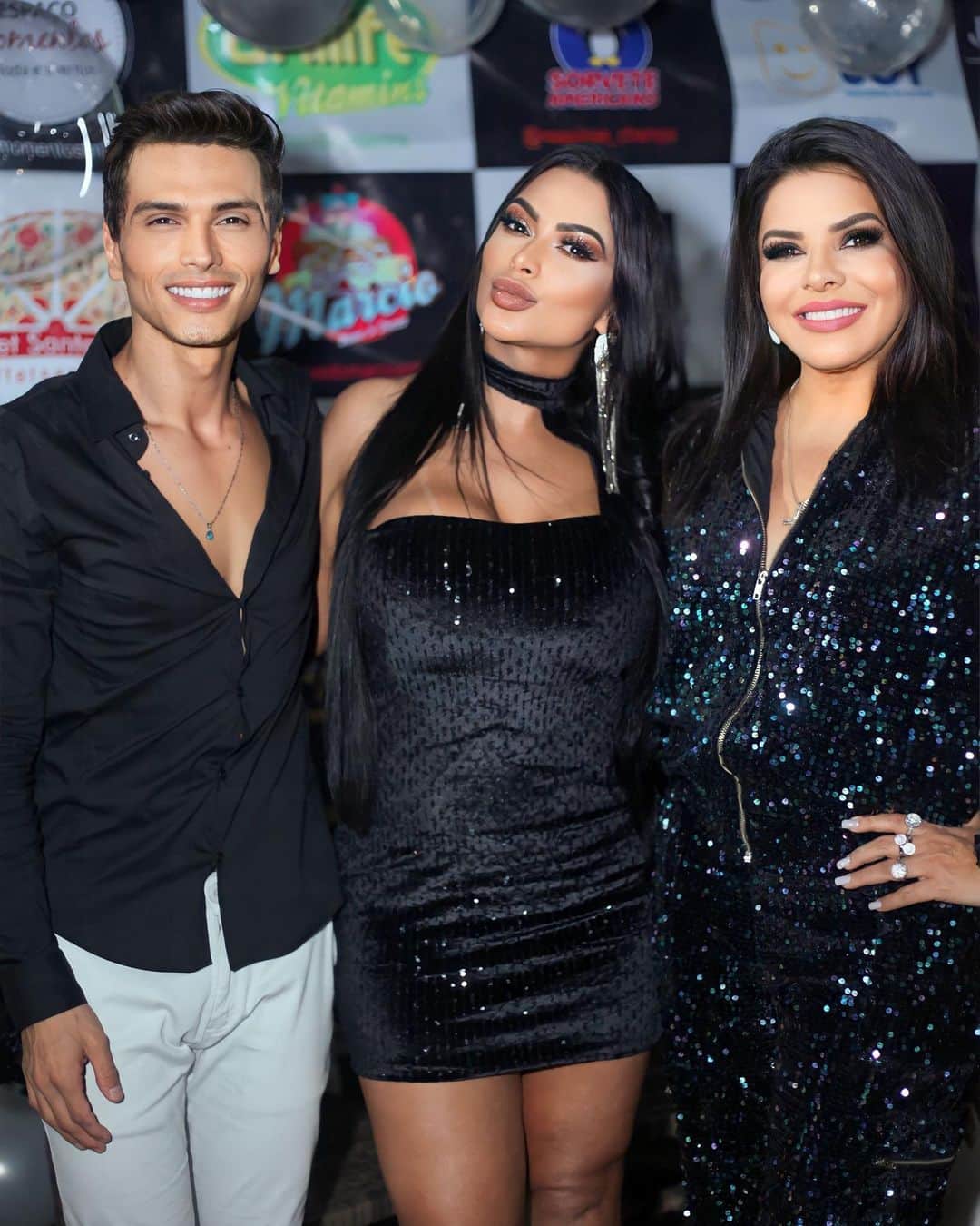 エレン・サンタナのインスタグラム：「Sobre ontem …. Festa de aniversário do @gabrieltorresoficial_ mais 1 ano hein🙌 Meus parabéns @gabrieltorresoficial_ muitos e muitos anos de vida ! Adorei a festa 🥳 Q papai do céu abençoe sempre vcs @maramaravilhaoficial @gabrieltorresoficial_ 👏🙌 felicidades 🥰  Foto 📷 @guiguerrero_」