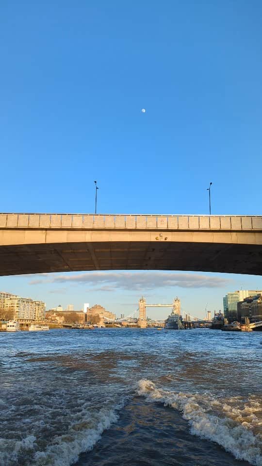 サフィルのインスタグラム：「#london #riverthames」