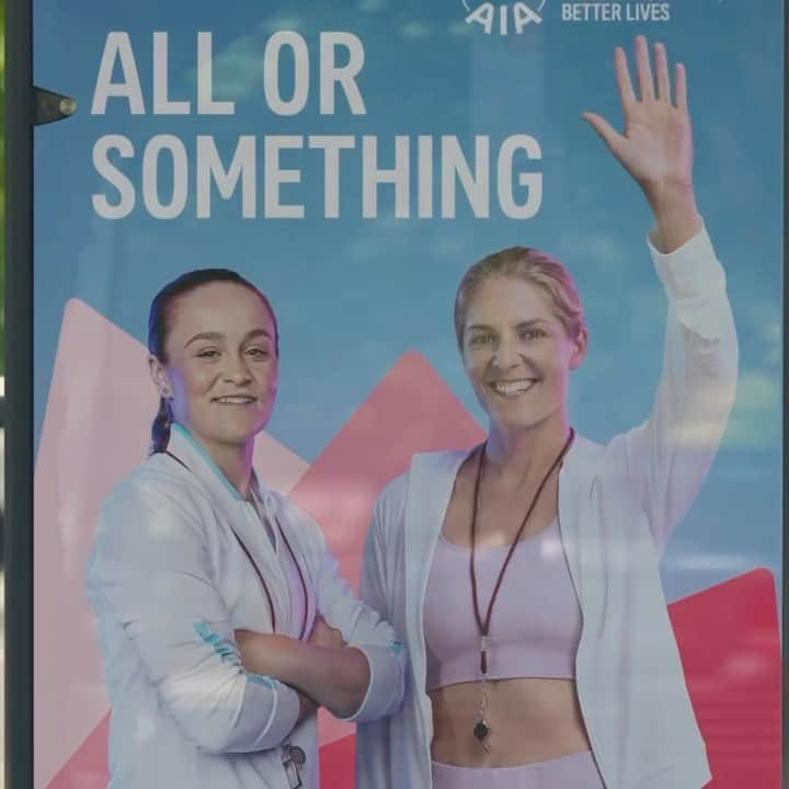 ステファニー・ギルモアのインスタグラム：「Fun working again with the @aiavitalityaus team and the world’s best lollipop lady @ashbarty on the new #AllorSomething campaign. 😁🍏🏃🏼‍♀️ #HealthierLongerBetterLives」