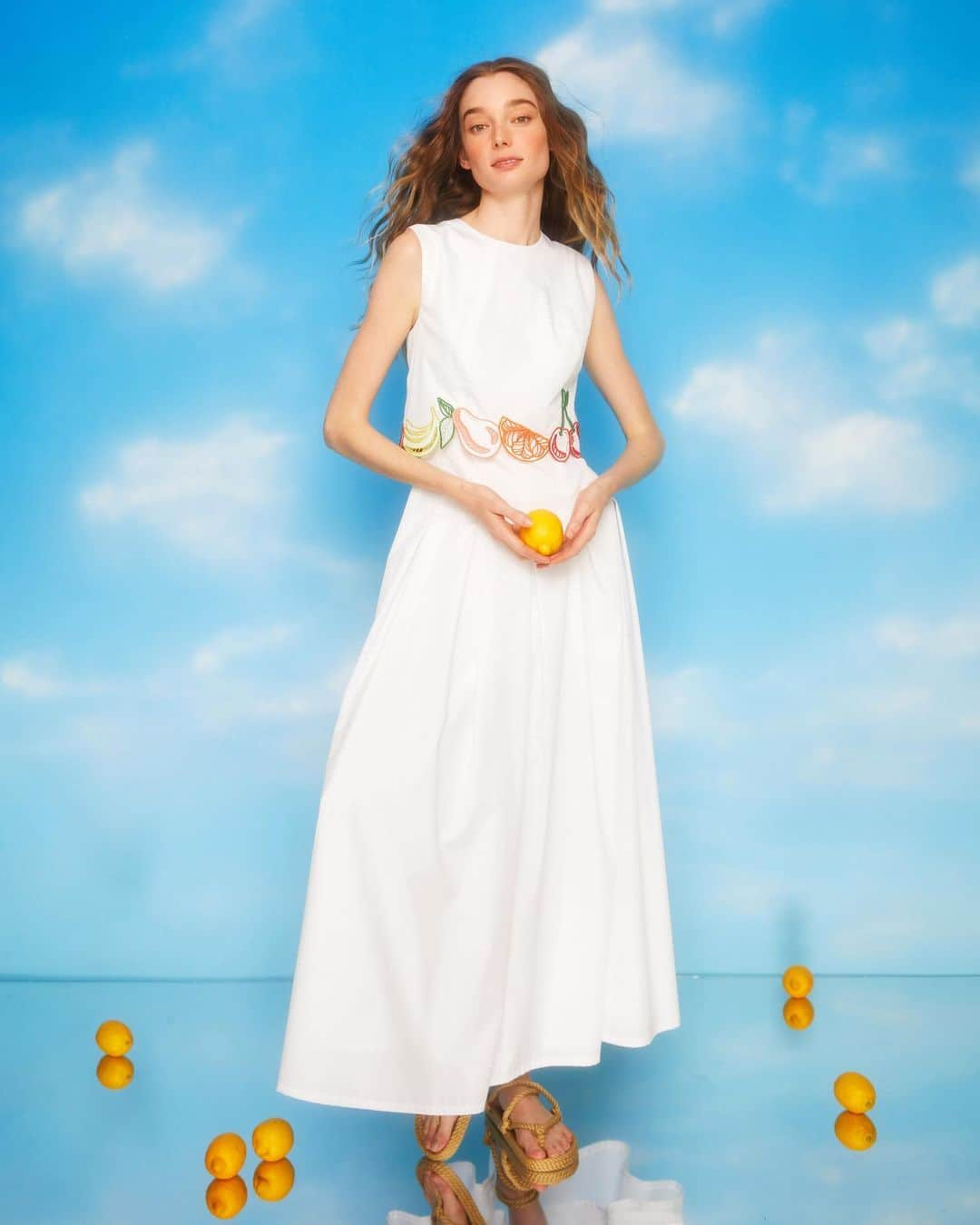 レラローズのインスタグラム：「Summer's around the corner and that means... Summer Whites! This adorable Fruit Embroidered Cotton Poplin Dress is perfect for warmer days ahead ☀️」