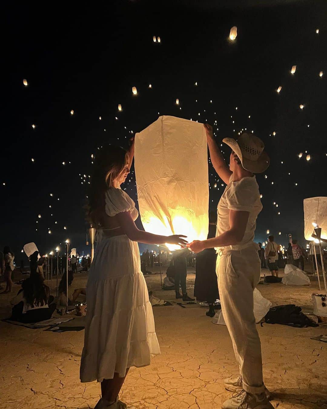 マリリン・フローリーズのインスタグラム：「5 years with you!✨😊🤍🫶🏼」