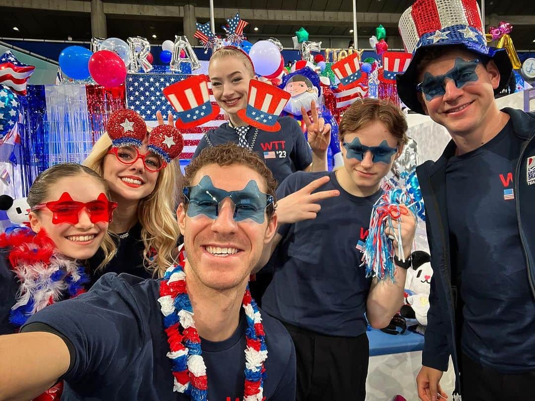ジェイソン・ブラウンのインスタグラム：「Day 1 of #WTTFigure ✔️🥳🇺🇸  What a way to kick off the first day of the final event of the year!!! WTTの1日目が終わりました! 今日は2日目です！！頑張ります！ 🔥  #japan #tokyo #worldteamtrophy #teamusa #usa #america #skating #figureskating @teamusa @usfigureskating」