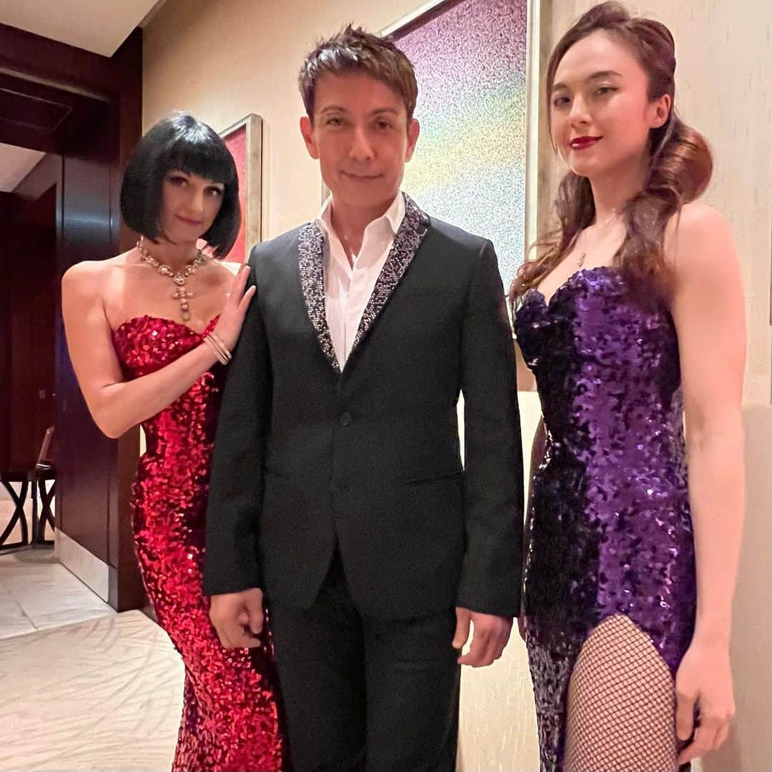 セロさんのインスタグラム写真 - (セロInstagram)「Surprised the guests at the Pieroth Japan’s Grand Wine Tasting Event last night with a little of my magic. Recognized many faces, friends, and celebrities I would have wanted to meet but unfortunately I had to rush off stage and literally rush to the airport to catch a red eye flight.  The event was held at the Shangrila Tokyo and was nothing short of the very best of the best!  Congrats to a successful evening and thank you for having me.  #pierothjapan #grandwinetastingevent #foodie #tokyo #shangrilatokyo」4月14日 8時04分 - cyrilmagic