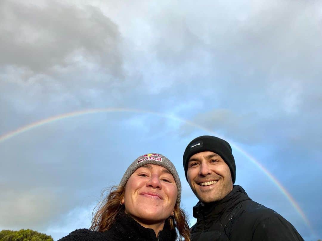 カリッサ・ムーアのインスタグラム：「Already found a rainbow in WA. Nice to have a few days in between events to reset and recharge in nature with my love 🥰   Appreciate all the good energy at Bells. I have some of the best memories competing and around that event. Congratulations to @tylerwright and @ethan_ewing for your powerful and inspiring wins 💕」