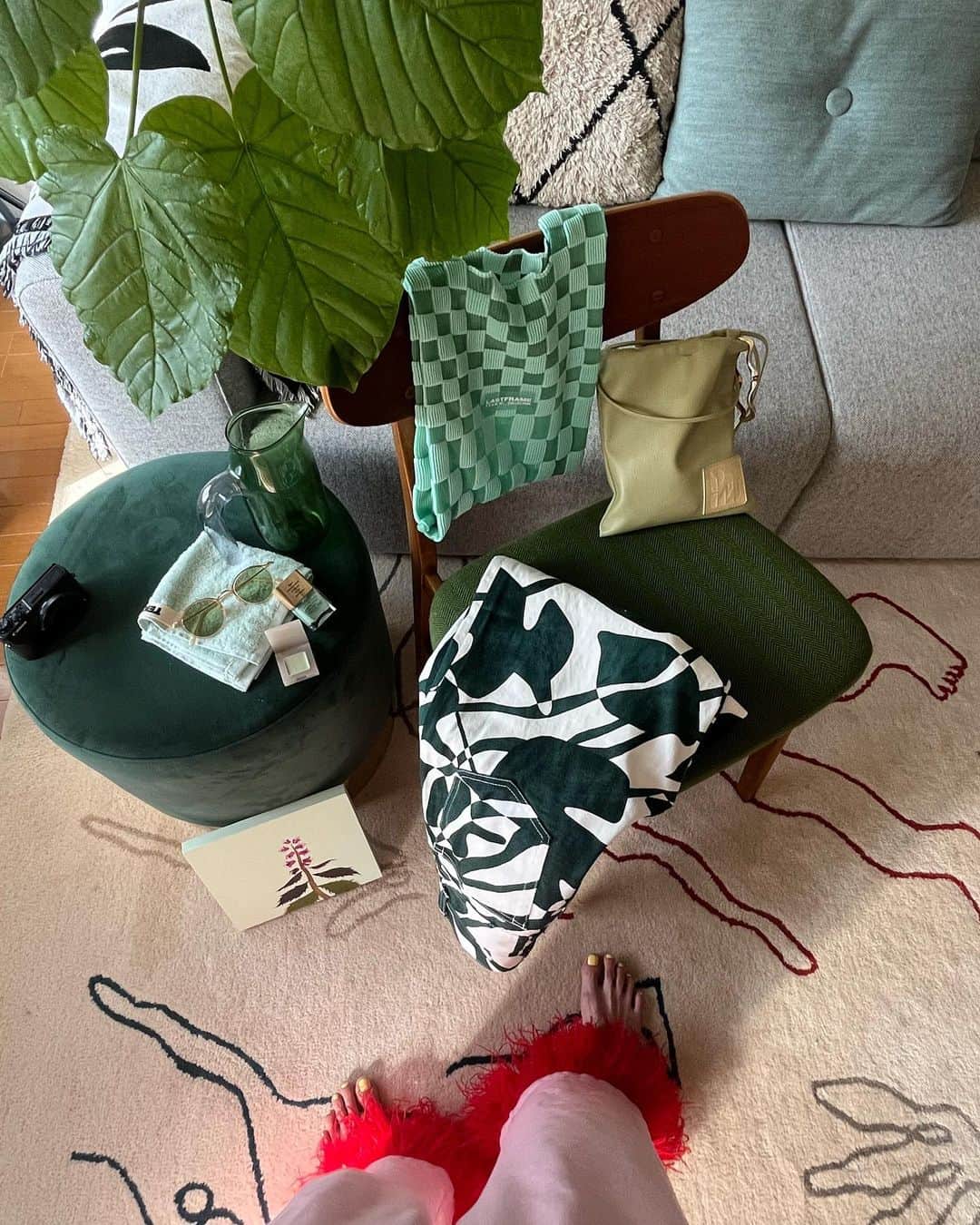 のインスタグラム：「💚🐛🟢🍀🌵🍏🥒🪀🧩🔋📗 . 最近みどり色が増えた気して集めてみたらいっぱい🦖🐢🦎🐊🌱🌿🥝 5月もこれで行こう笑笑」