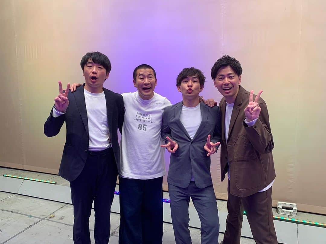西村真二のインスタグラム：「* 同期のさや香とツーマンしたで。 漫才中にずっと包茎のことで喧嘩しとって最高じゃった。 今年はお互いゴールド獲ろうの。 #さや香  #コットン」