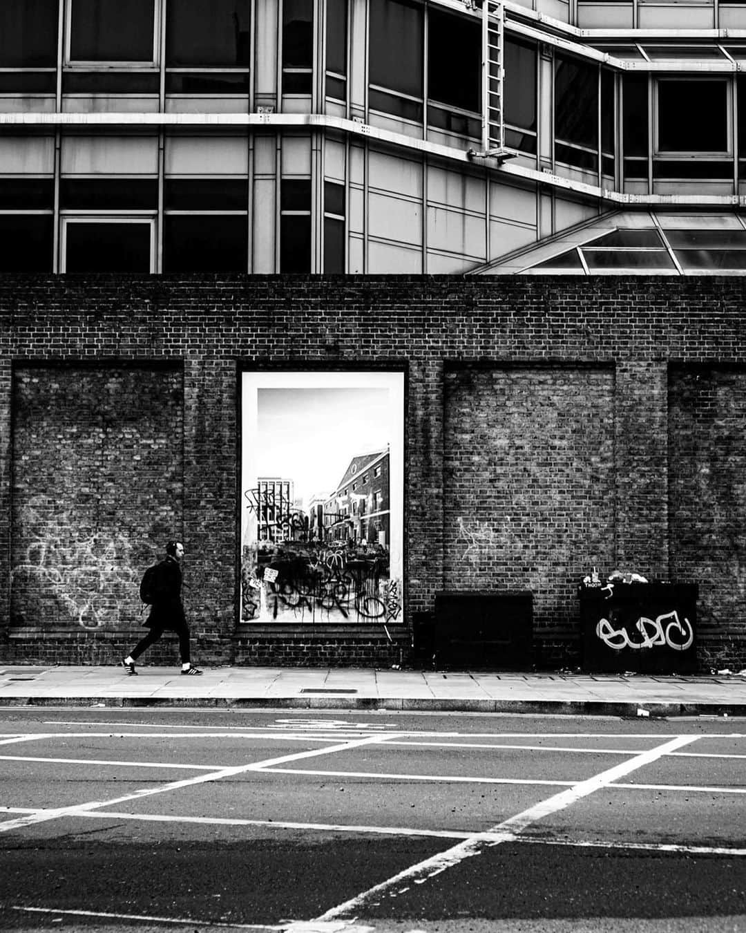 八代健さんのインスタグラム写真 - (八代健Instagram)「Inspirations from a timeless town calls for timeless expressions.   #londonlife #bwphotography」4月14日 9時45分 - kenyashiro