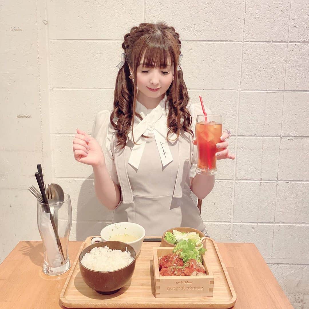 伊藤芽衣のインスタグラム：「いつの日かの 原宿ランチ♡ ⁡ かわいいカフェから がっつりランチ 穴場カフェまで ⁡ 詳しくなってきました…！ ⁡ #原宿カフェ #原宿ランチ」