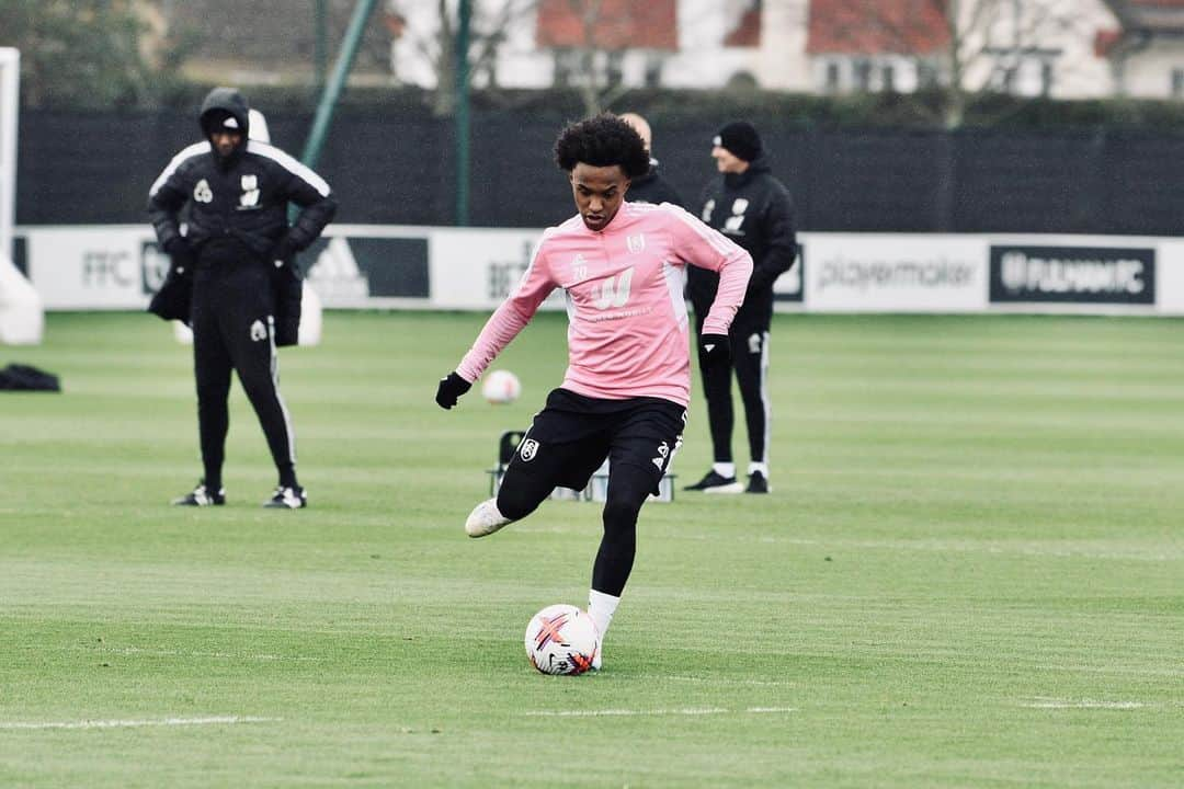 ウィリアンさんのインスタグラム写真 - (ウィリアンInstagram)「Good training session today!  #W20 #FFC #premierleague」3月31日 1時10分 - willianborges88