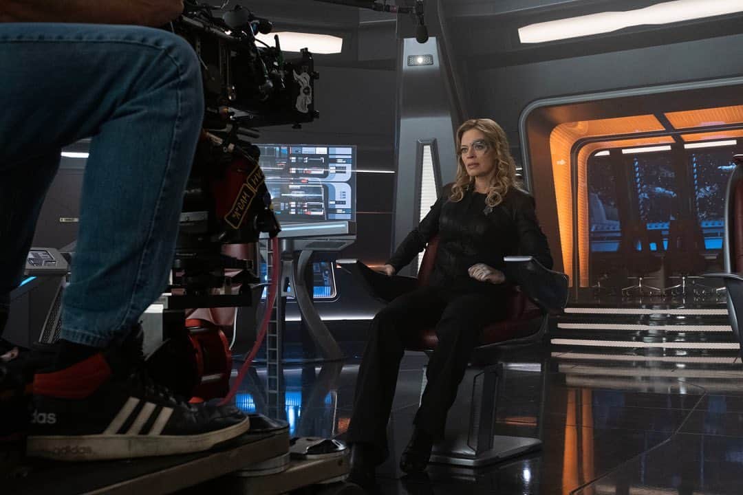 ジェリー・ライアンのインスタグラム：「Some BTS goodies from today’s episode… #startrekpicard @startrekonpplus @startrek」