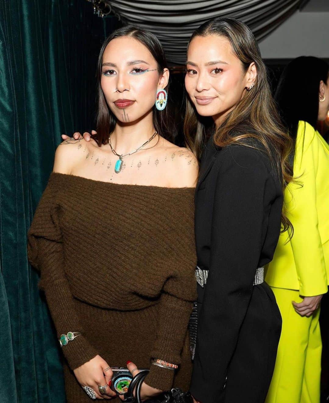 ジェイミー・チャンのインスタグラム：「Let’s keep the conversation going about health care, reproductive freedom and a year of action. Thank you @mejuri @sophiabush for hosting us last night. I also had the opportunity to meet and reunite with powerful individuals. Pc @presleyannphoto @jacquesburga」
