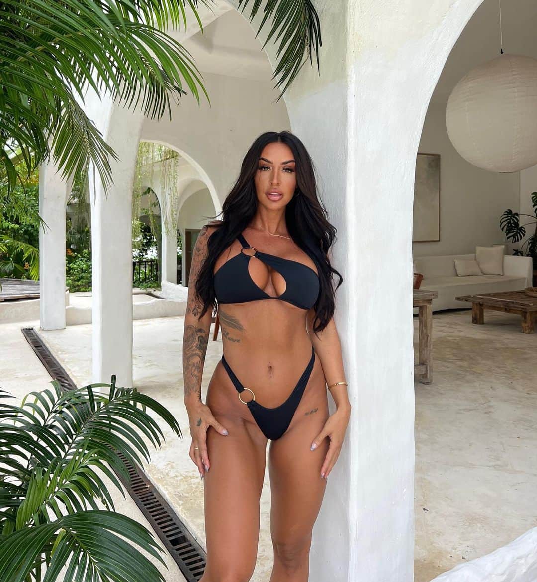 Steph Paccaさんのインスタグラム写真 - (Steph PaccaInstagram)「island gal @fashionnova 🌴」3月30日 17時38分 - steph_paccaa