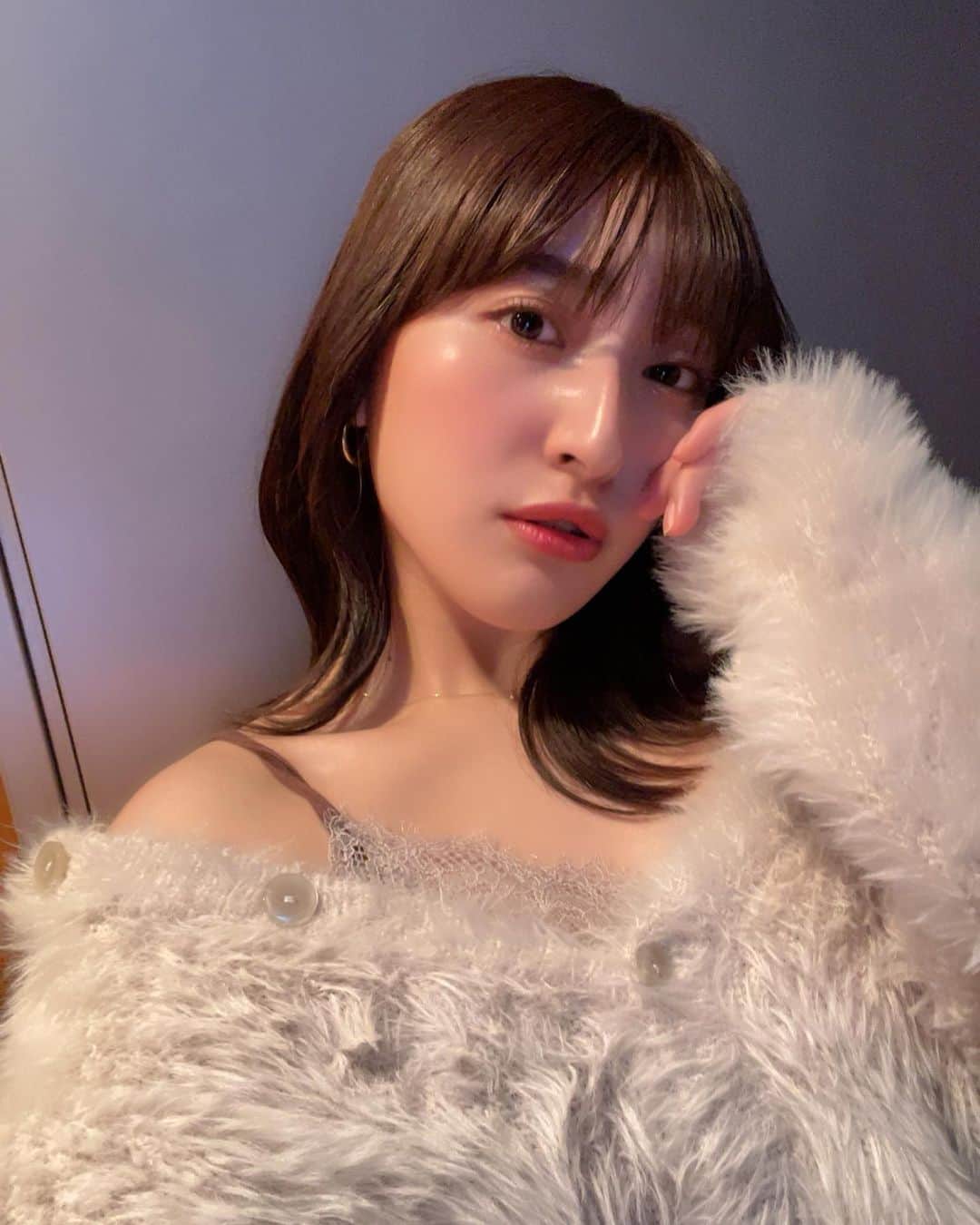 のインスタグラム：「#あみるのうたふく この日は桜をイメージした衣装でした🌸☁️」
