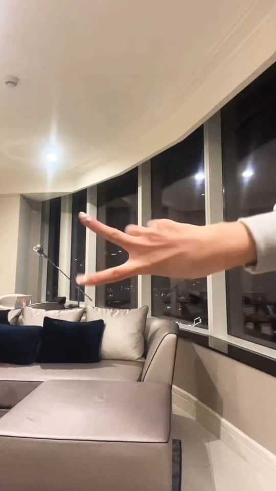 EVERGLOWのインスタグラム：「시현아, 이유야 귀여워요 장해요🥰 #EVERGLOW #에버글로우 #이유 #EU #시현 #SIHYEON」