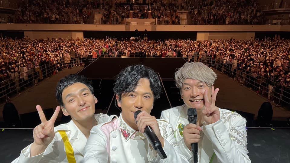香取慎吾のインスタグラム：「福岡でファンミーティング二日間3公演 楽しかったぁ〜よ 来月は愛知に行くよ  #NAKAMAtoMEETING_vol2 #NtMv2 #福岡国際センター #水炊き」