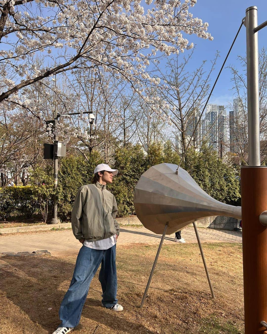 ヘンドリー（HENDERY）さんのインスタグラム写真 - (ヘンドリー（HENDERY）Instagram)「🌸」3月30日 18時17分 - i_m_hendery