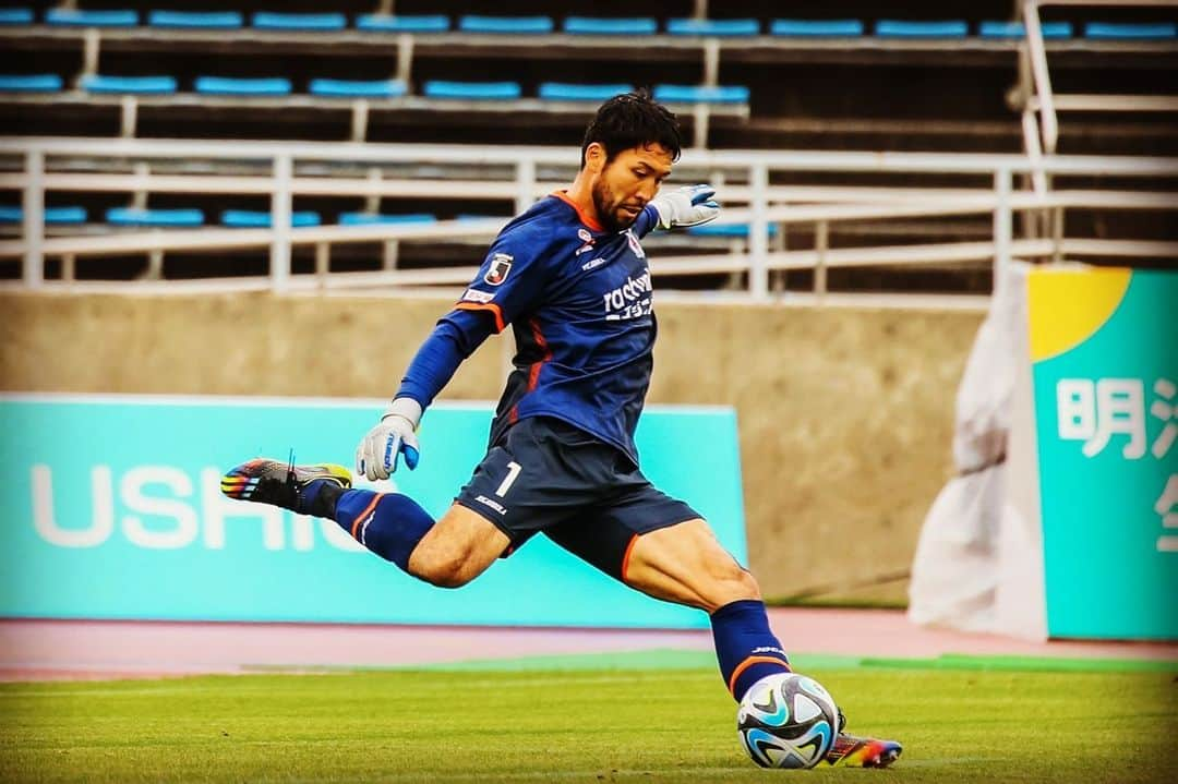 徳重健太さんのインスタグラム写真 - (徳重健太Instagram)「⚽️💪」3月30日 18時26分 - tokushigekenta