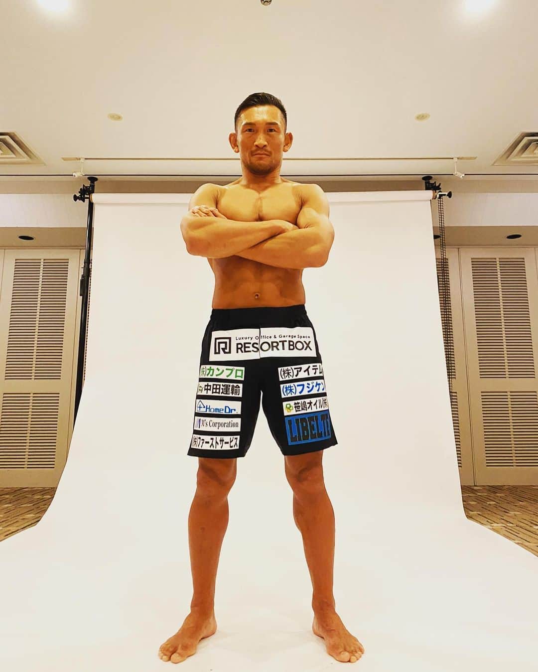 ストラッサー起一のインスタグラム：「・ ・ RIZIN.41 スポンサー様紹介。  沢山の企業様にサポートして頂き感謝致します。  試合は全身全霊で勝利掴み取りにいきます🔥  おす！  ※スポンサー様の詳細はストラッサー起一ブログにて。」