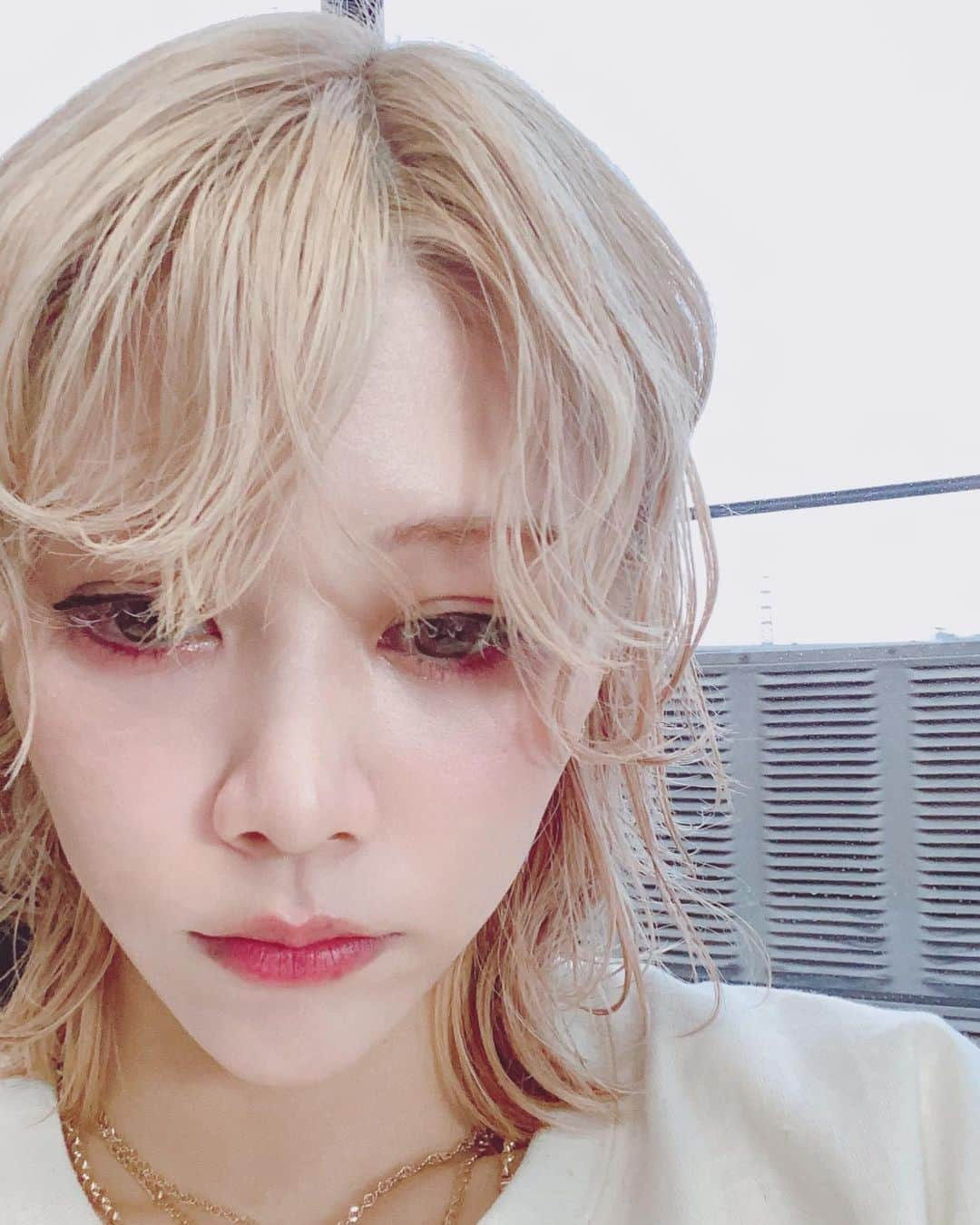 ロザリーナさんのインスタグラム写真 - (ロザリーナInstagram)「ひさびさ前髪つくってみた」3月30日 18時36分 - lozareena