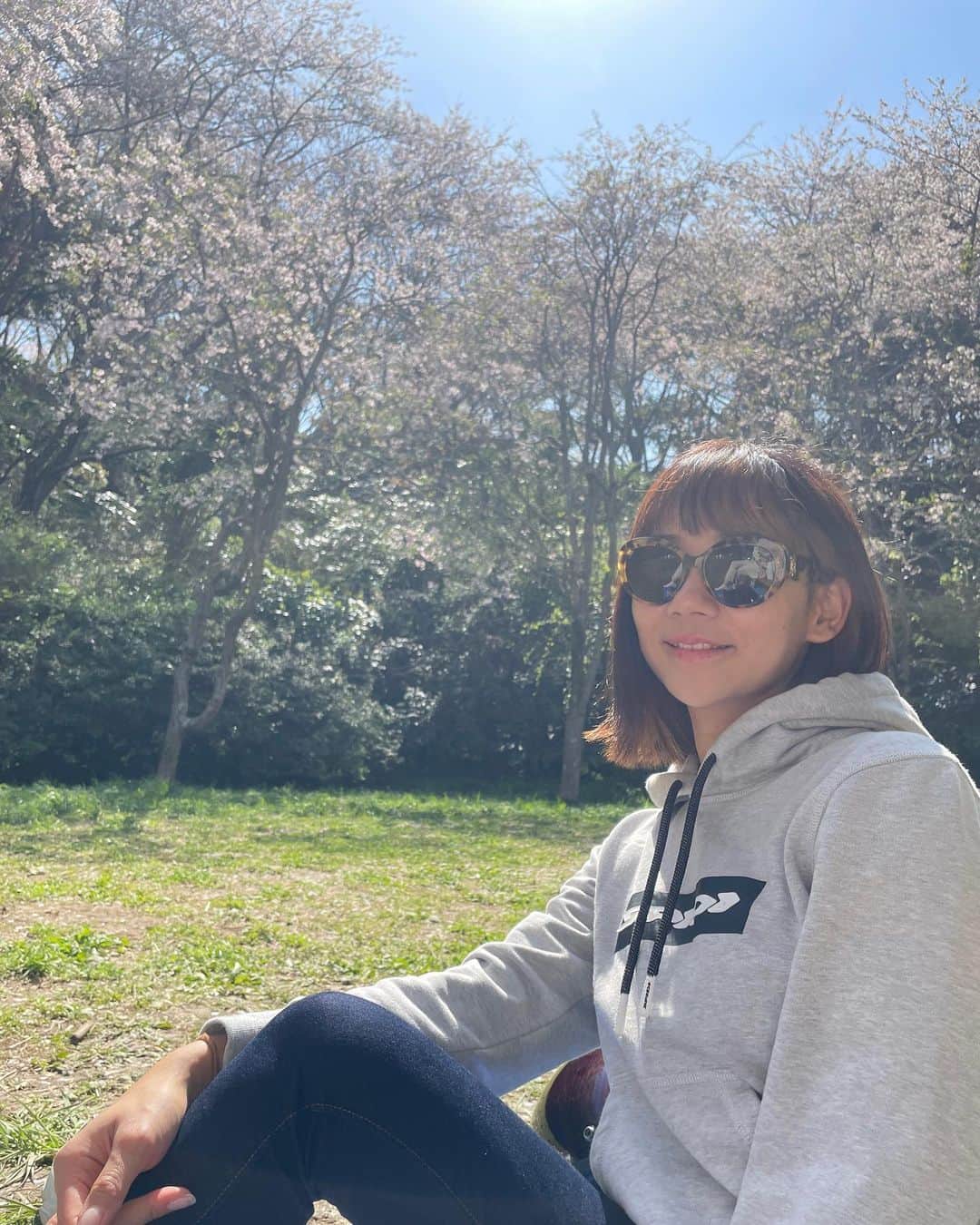 指出瑞貴さんのインスタグラム写真 - (指出瑞貴Instagram)「🌸🌸🌸 #always  beautiful, four seasons in japan.  ゆっくりゆっくり過ごせた日 通りすがりでたくさん桜は見ていたけど、レジャーシートひいて桜の下でお弁当食べて、ウグイスの声を聞きながら癒されました♡」3月30日 18時36分 - sashidemizuki