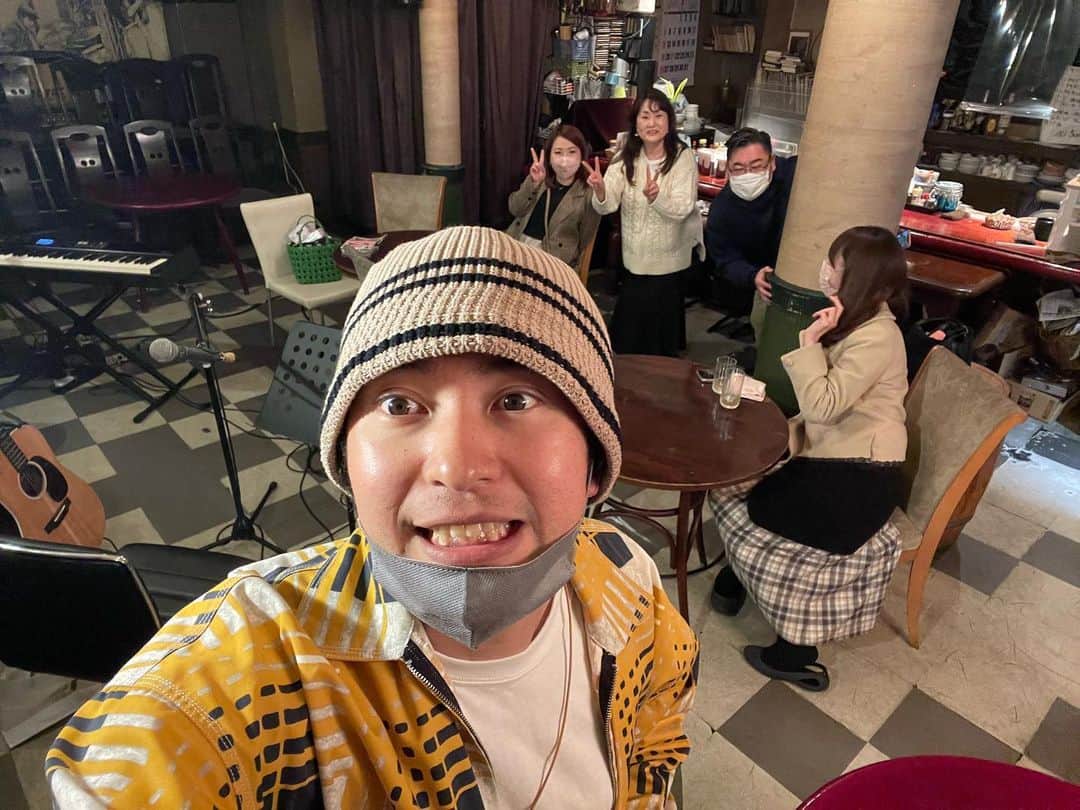 吉野晃一のインスタグラム：「福島の風街亭 お客さん3？4人？のプレミアムLiveやった✨ とりあえず馬刺しうますぎた👍」
