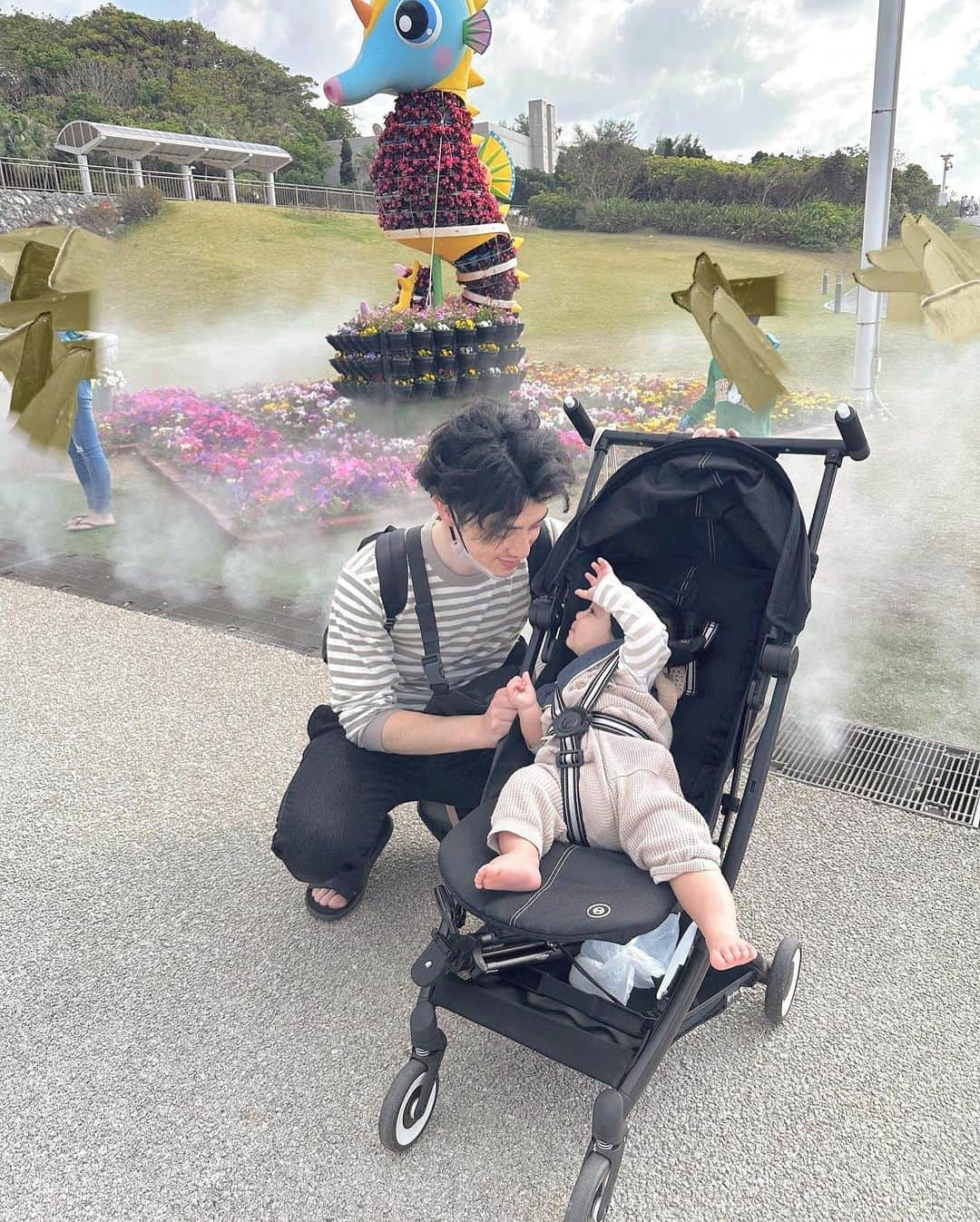 畑有里紗さんのインスタグラム写真 - (畑有里紗Instagram)「沖縄2日目は家族でシミラールック👨‍👩‍👦♡ 息子裏ピースしてるみたい✌️笑  👩🏻‍🦰 @grl_official  👨🏻👶🏻@muji_global   #となのいる生活#沖縄#沖縄旅行#美ら海水族館#水族館コーデ#息子コーデ#息子家族コーデ#ボーダーコーデ#グレイル#grl#プチプラコーデ#無印コーデ」3月30日 19時07分 - arii_m36