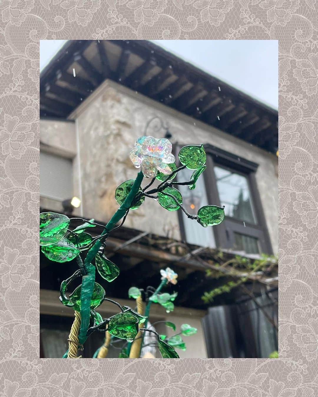 恒松あゆみのインスタグラム：「ガラスの森美術館にも行きました。   #弾丸卒園旅行   #箱根」