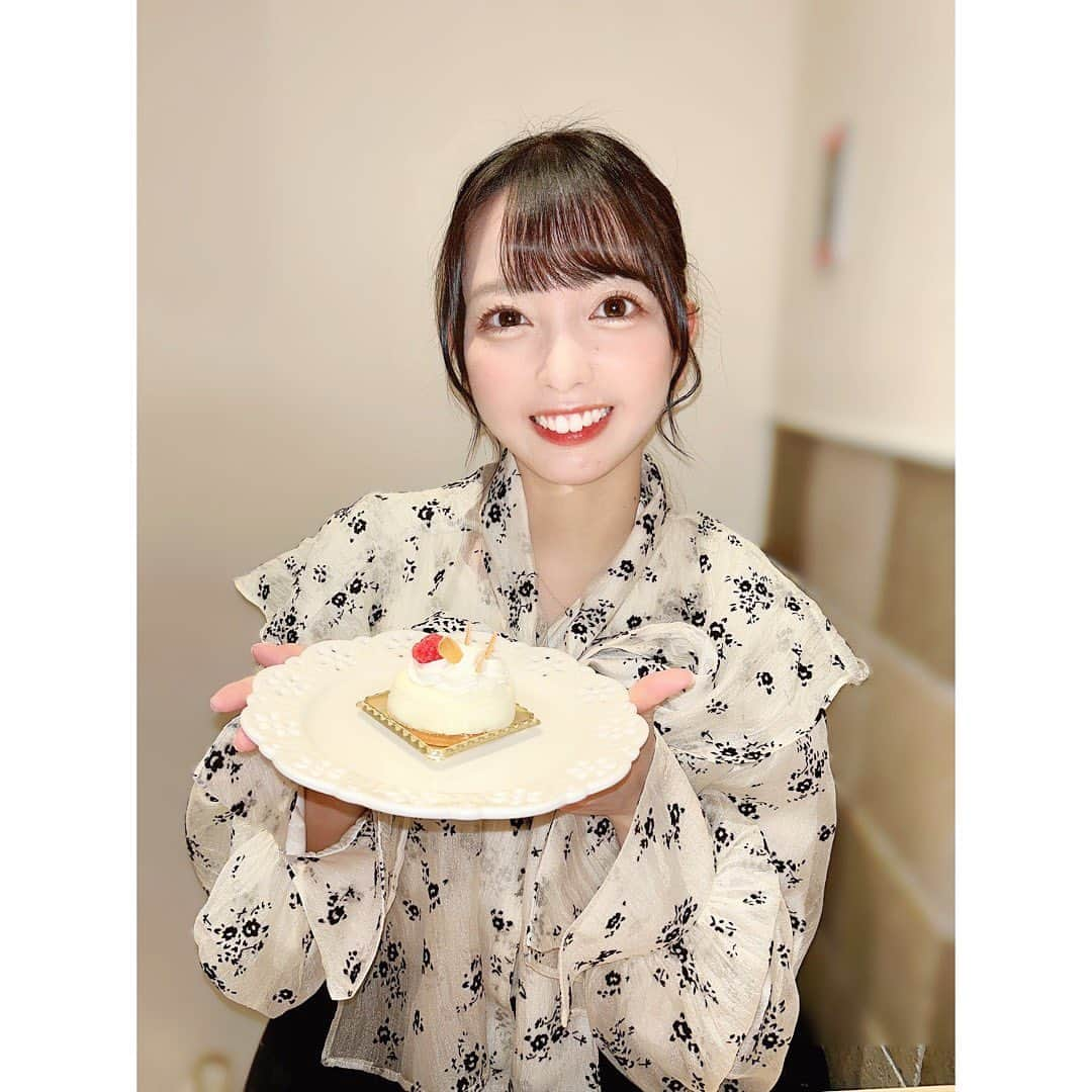 石田みなみのインスタグラム：「⁡ ⁡ イオンモール広島府中にある 「Mother Leaf」さん🌷 ⁡ チーズクリームとホイップクリームの レアチーズケーキ美味すぎました🫶 ⁡ 摘み立て紅茶とも良く合って すぐ食べちゃいました☺︎また行きたいな🤍 ⁡ ⁡ #STU48 #charmingtrip #idol #アイドル #Stucharmingtrip #石田みなみ #カフェ #カフェ巡り #motherleaf  #イオンモール #イオンモール広島府中   ⁡」