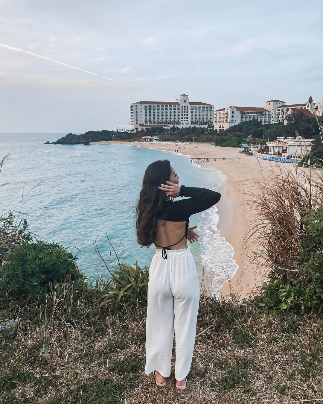 MAYUのインスタグラム：「3月の沖縄はまだ水温冷たくて 海に入れへんかったー🤣🌴  でも、普通に半袖で過ごせたし 夏やー！！て感じで興奮してました😛💟✌🏽笑」