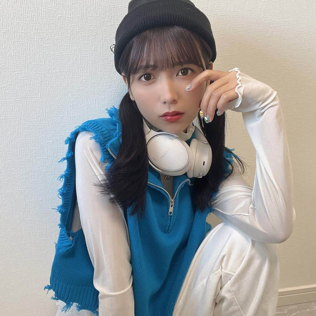 のインスタグラム：「こういう格好もするし、これお気に入りのBoseのヘッドホン🎧」