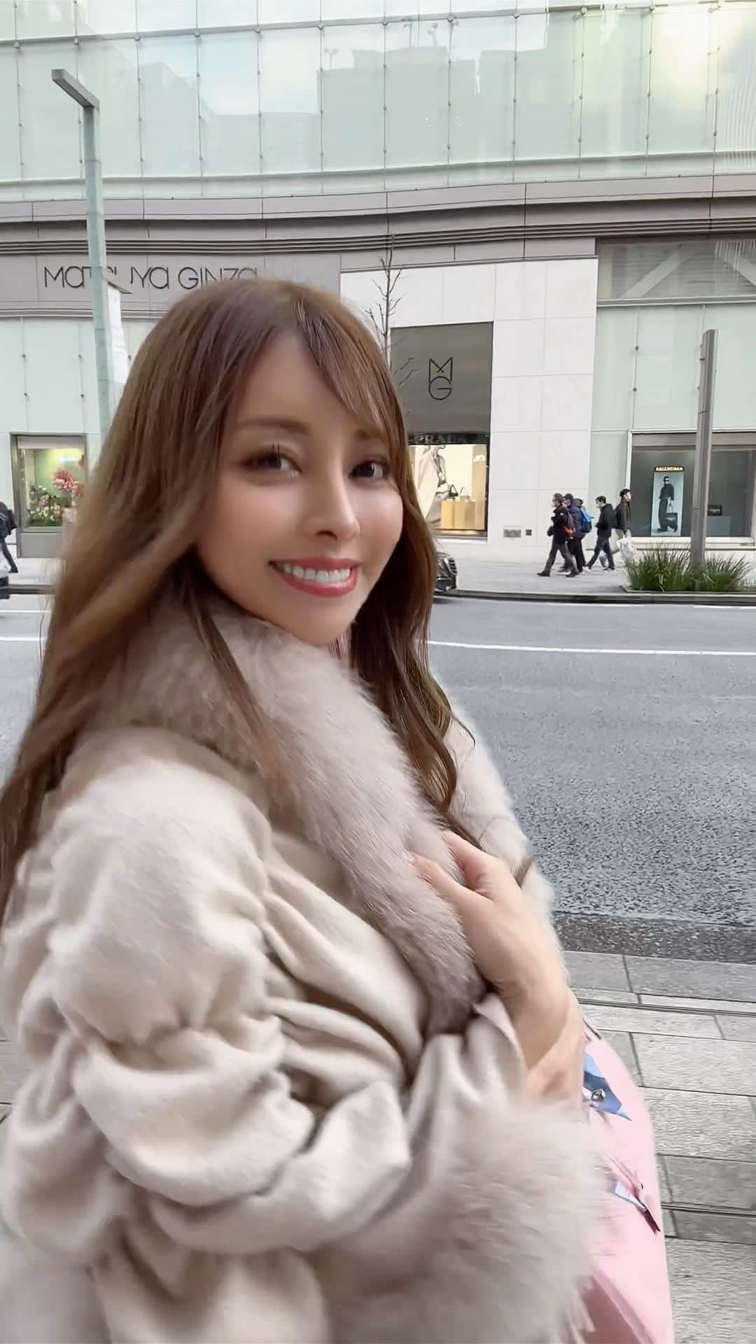 大迫麗香のインスタグラム：「最近、犬達のお世話で全然お洒落できてなかった🥺 久々にドレスを着ると身が引き締まる✨ 何年経っても、太ってもうこの服着れない！なんてことになりたくない🥲 いつまでも、振り返えられる私でいたい✨  #美ボディ #ベストボディジャパン  #女性専用ジム  #美ボディ女子 #恵比寿パーソナルトレーニング #恵比寿ジム #パーソナルトレーニング東京 #恵比寿ボディメイク #渋谷パーソナルジム #恵比寿パーソナルジム」