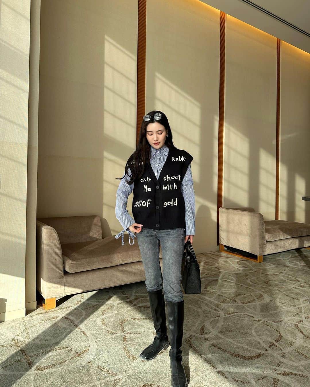 立木綾乃のインスタグラム：「旅行のお洋服🍀  ベスト×パンツスタイル可愛い♡♡  #立木fashion #旅行コーデ #パンツコーデ #ベストコーデ」