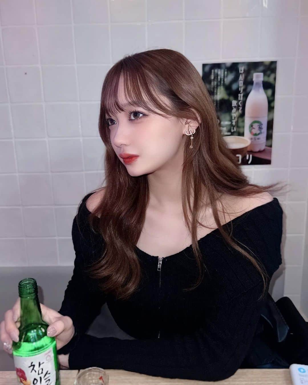 白川れなのインスタグラム：「ビールがのみたい。 ⁡ ⁡ ⁡ ⁡ ⁡ ⁡ ⁡ ⁡ #エクステ #ミルクティーベージュ #韓国メイク#fashion #portrait #selfie #随手拍 #網美 #셀카 #패션 #데이트」