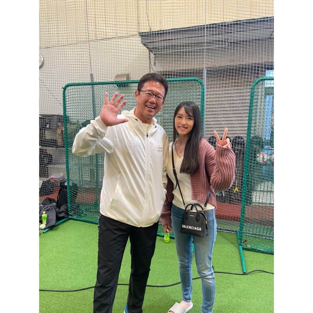 川崎琴之さんのインスタグラム写真 - (川崎琴之Instagram)「久々に古田さんにお会いしました☺️  ちゃんとお会いするのは2年ぶりくらいです😳 ・ ・ #古田敦也 さん #ヤクルトスワローズ #ヤクルト #ヤクルトレディ #野球女子」3月30日 19時53分 - kotono_0406