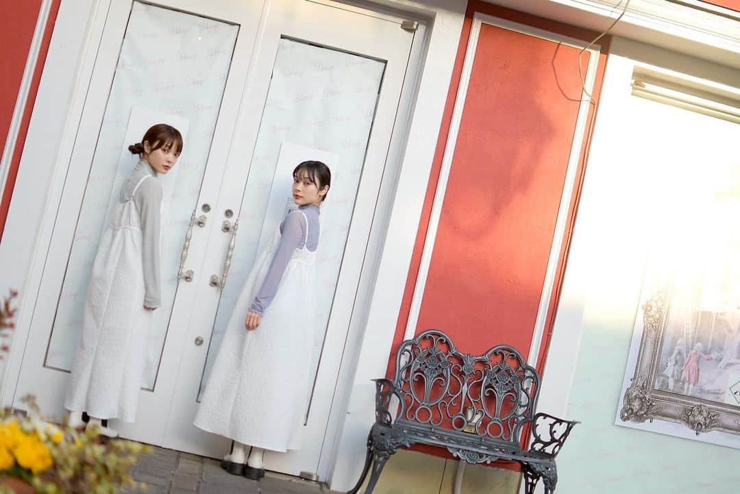 ＹＡＥ【MIO・YAE】のインスタグラム：「たくさんの温かいお言葉ありがとうございます🕊 これからも日々、精進します🥀  コメント、ぜんぶ見ています‼︎  #MIOYAE#twins#双子」