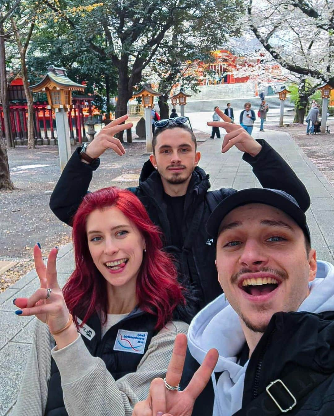 エリスカ・ブレジノワさんのインスタグラム写真 - (エリスカ・ブレジノワInstagram)「🇯🇵Tokyo ⛩🤩  #tokyo #japan #shrine #travelphotography #traveltheworld #travel #saitama #shinjuku #friends」3月30日 20時03分 - eliskabrezinova