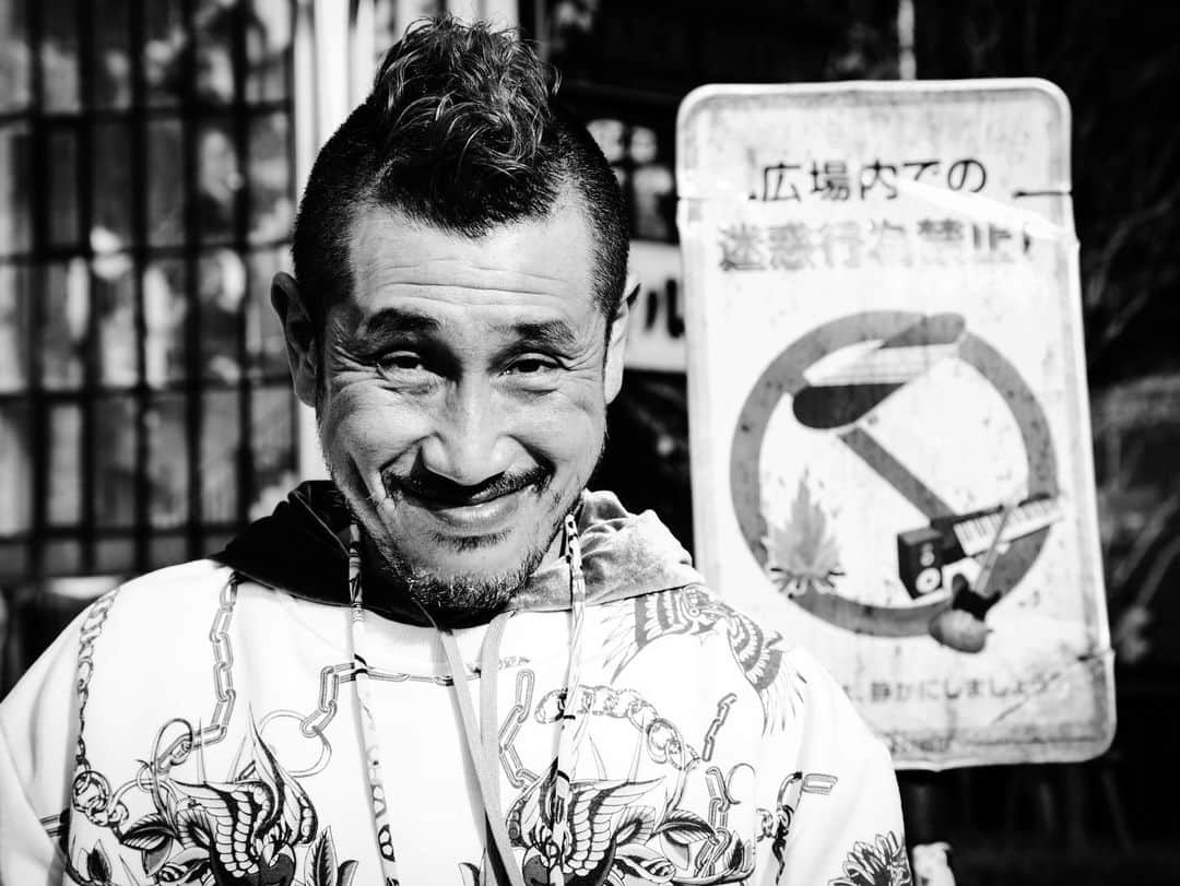 永瀬正敏さんのインスタグラム写真 - (永瀬正敏Instagram)「⁡ ⁡ 《 渋川清彦氏 from "GOLDFISH"》 ⁡ ⁡ photography by M.Nagase ⁡ ⁡ ⁡ #GOLDFISH #3月31日公開  #本当もうすぐ #つうか明日！ #渋川清彦 さん  #銃徒 #ボーカル #アニマルッ！ ⁡ #masatoshi_nagase_photography ⁡ ⁡ 舞台挨拶は↓ ⁡ ●池袋シネマ・ロサ 3月31日15:30回上映後 ■藤沼伸一監督&永瀬正敏 ■販売：劇場窓口＆オンライン ⁡ ●シネマート新宿 3月31日18:25回上映後 ■藤沼伸一 監督&ガンズ ⁡ ● シネマート心斎橋(大阪) 4月1日（土）11:35回 ■登壇：藤沼伸一監督 ■販売：劇場窓口＆オンライン3/30（木）0時～ ※窓口は同日オープン時より販売開始 ⁡ ● 京都シネマ(京都) 4月1日（土）15:35回 ■登壇：藤沼伸一監督 ■販売：劇場窓口＆オンライン 劇場会員3/29（水）～会員でない方3/30（木）~ ⁡ ● センチュリーシネマ(名古屋) 4月2日（日）10:50回 ■登壇：藤沼伸一監督 ■販売：劇場窓口＆オンライン 3/25(土)正午～ ⁡ ● シネマ・ジャック＆ベティ(横浜) 4月2日（日）16:10回 ■登壇：藤沼伸一監督&永瀬正敏 ■販売：劇場窓口のみ3/30（木)～ ⁡ よろしくお願いします ⁡ ⁡」3月30日 20時17分 - masatoshi_nagase_official